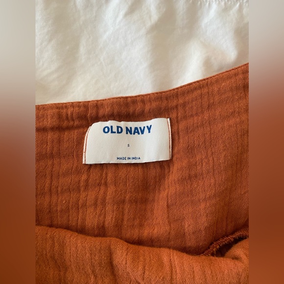 Adjustable strap tank top - Picture 2 of 5